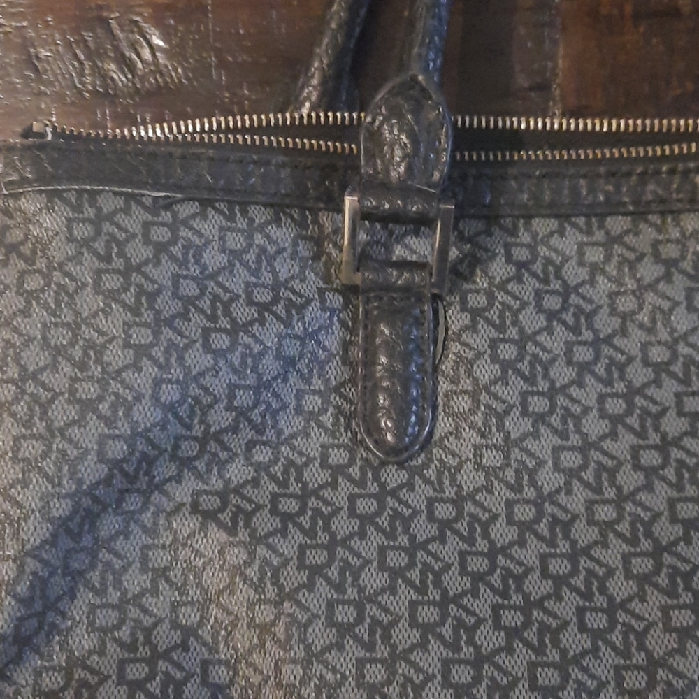 Purse - Picture 2 of 10